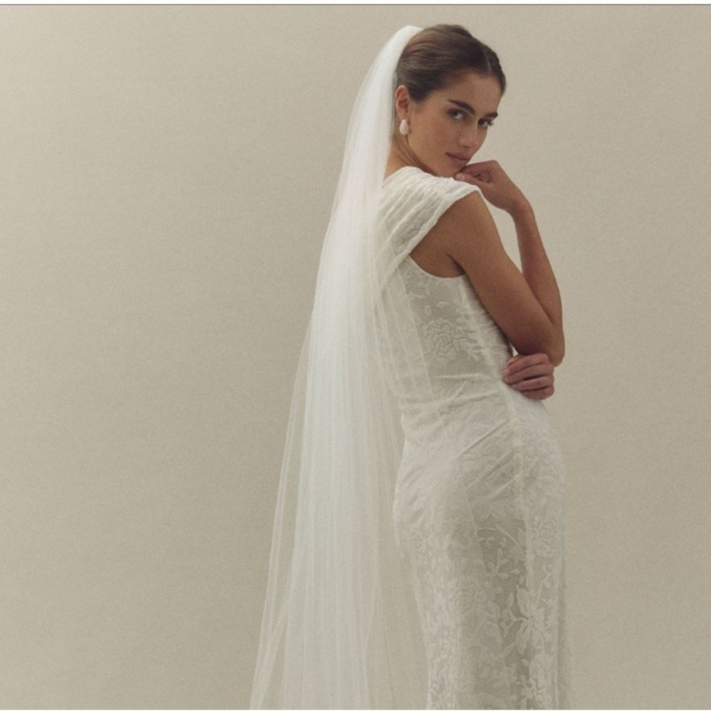 Anthropology - An exquisite cathedral-length veil by BHLDN… just stunning!